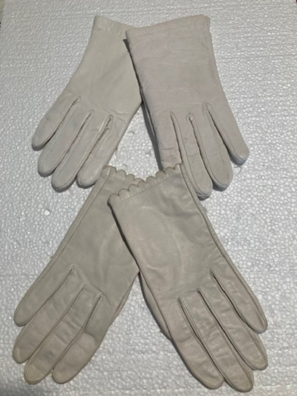 Women's WHITE LEATHER GLOVES - 2 pair
